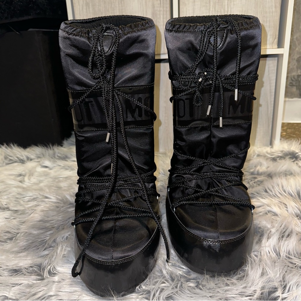 AUTHENTIC MOON BOOTS ICON GLANCE SATIN